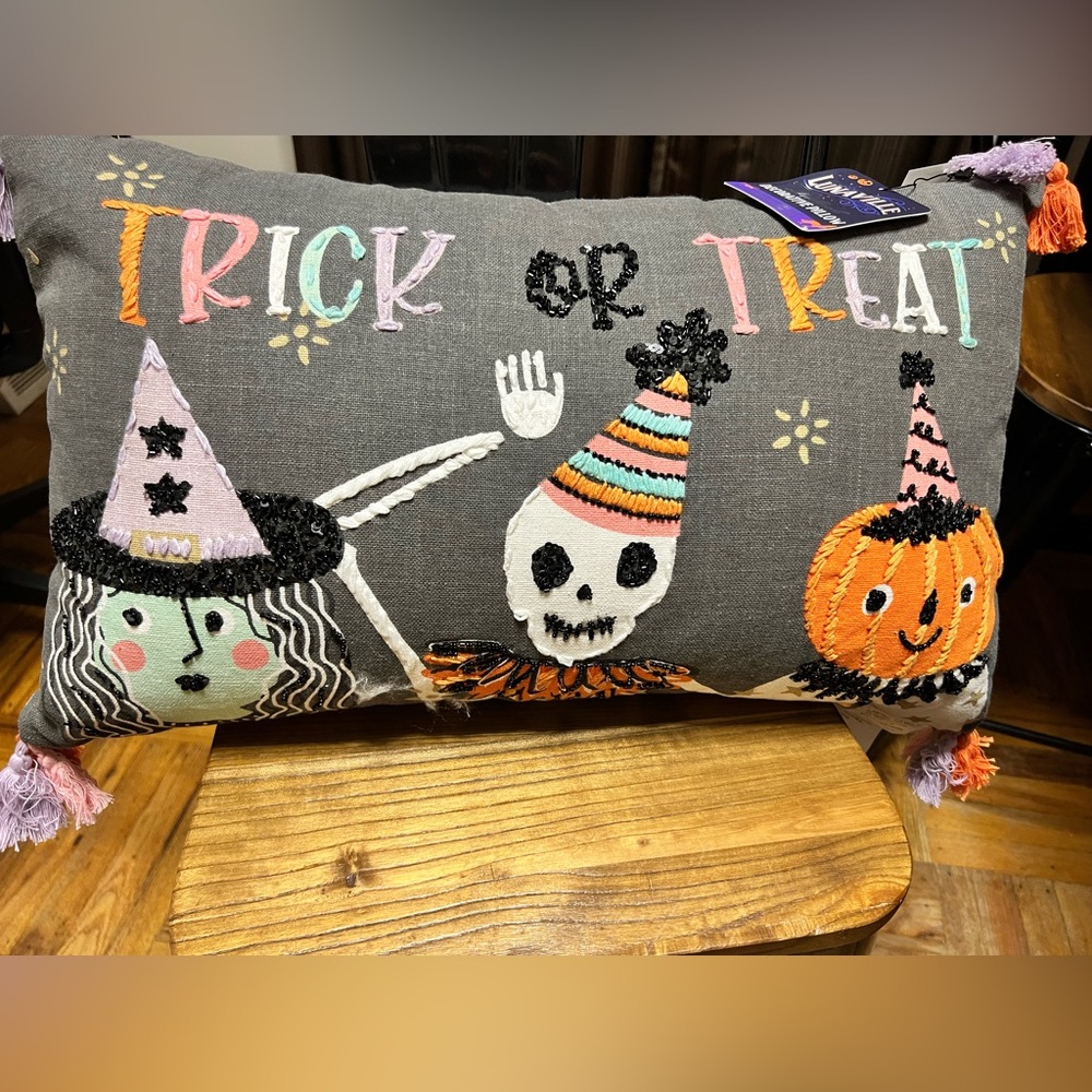 Feelin Spooky Pillow